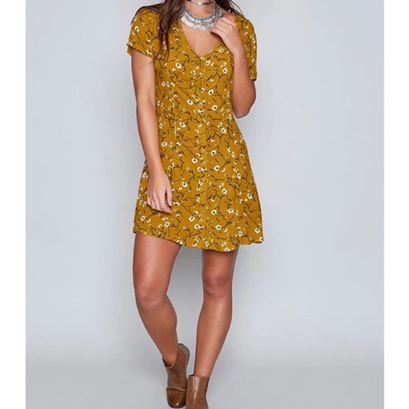Reverse Yellow Floral Button Down Dress Large NWT - Picture 2 of 14